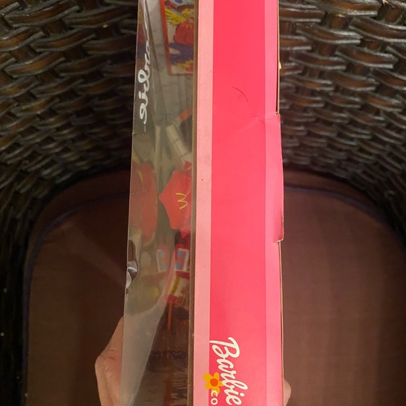 Collector’s 2001 Barbie and Kelly - McDonald’s Fun Time - Picture 3 of 7